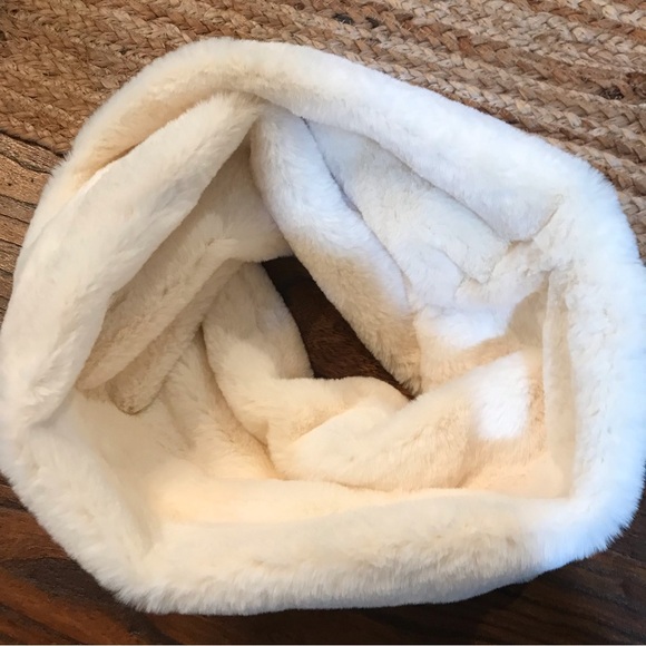 ❄️Infinity Fur Scarf - Picture 3 of 5